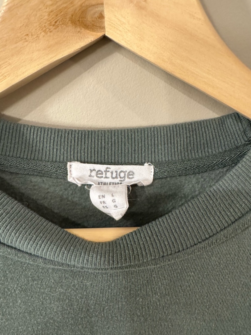 refuge Saint-Tropez Graphic Crewneck Sweater - sage green - Picture 3 of 3